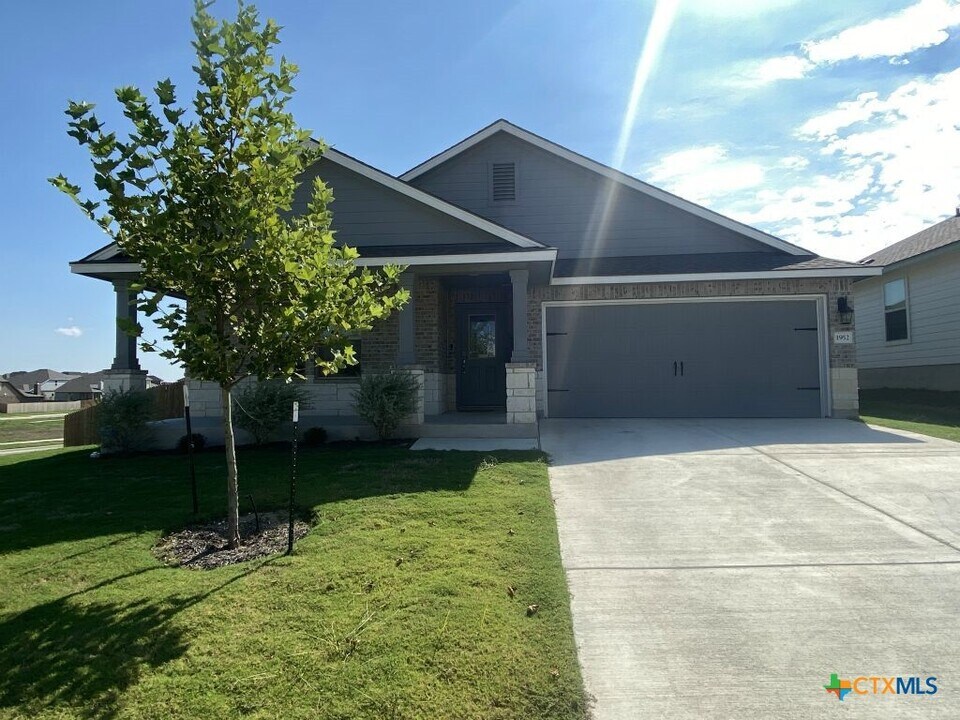 1952 Rosson St in Nolanville, TX - Building Photo