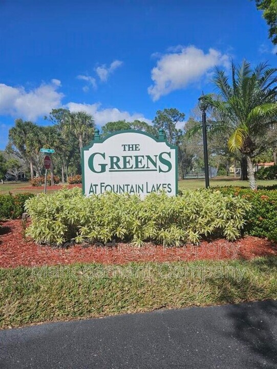 3140 Seasons Way in Estero, FL - Building Photo