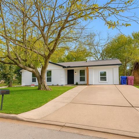 219 Lynn St in Royse City, TX - Building Photo