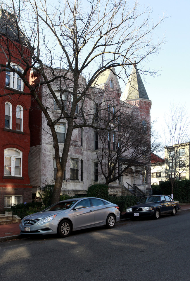 1836 S St NW in Washington, DC - Building Photo - Building Photo