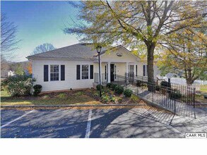 1311 Villa Way in Charlottesville, VA - Building Photo - Building Photo