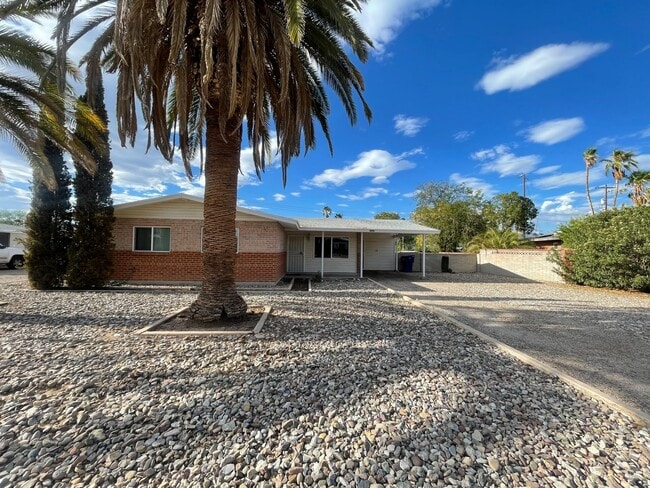 property at 1947 S Avenida Planeta
