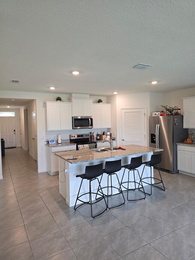 9725 SW Triton Wy in Port St. Lucie, FL - Building Photo - Building Photo