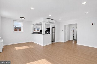 1301 E Johnson St in Philadelphia, PA - Building Photo