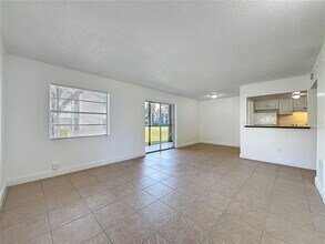 2569 N Alafaya Trail in Orlando, FL - Building Photo - Building Photo