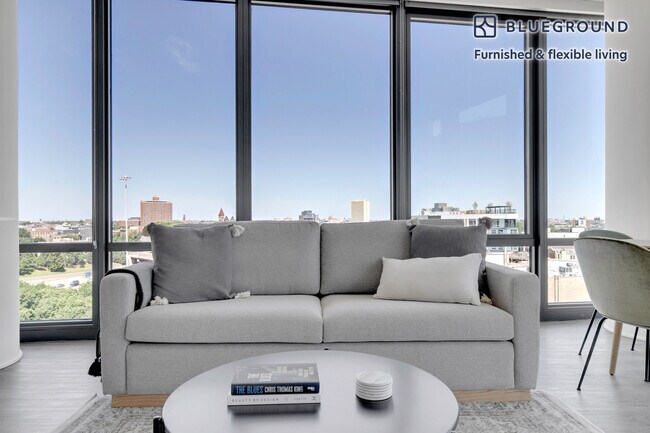 740 N Aberdeen St-Unit -FL8-ID680 in Chicago, IL - Foto de edificio - Building Photo