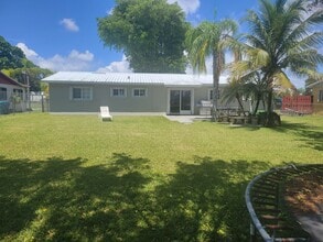 19271 Sterling Dr in Cutler Bay, FL - Foto de edificio - Building Photo
