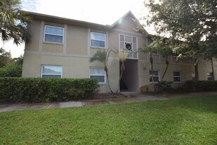 2401 Barley Club Ct in Orlando, FL - Building Photo