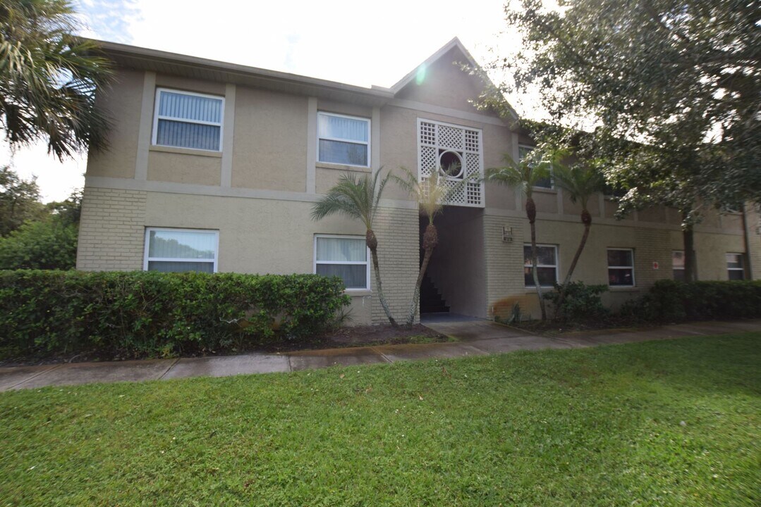 2401 Barley Club Ct in Orlando, FL - Foto de edificio