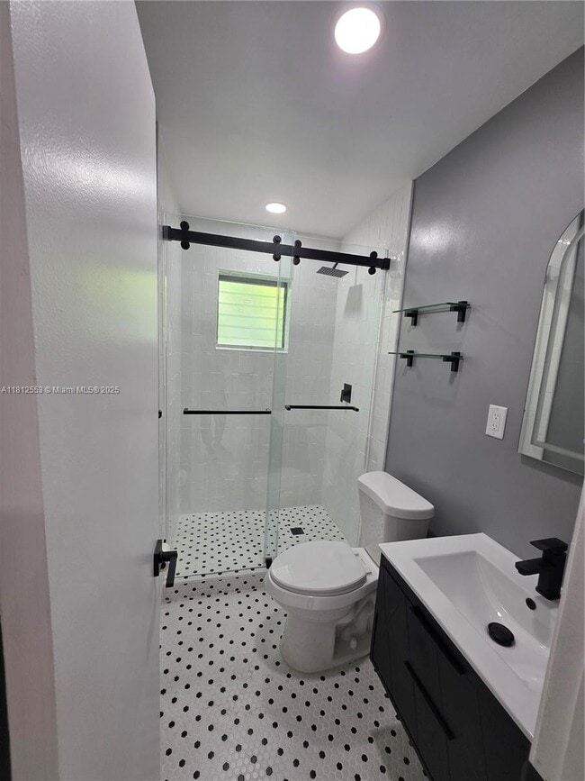 411 SE 3rd Ave in Hallandale Beach, FL - Building Photo - Building Photo
