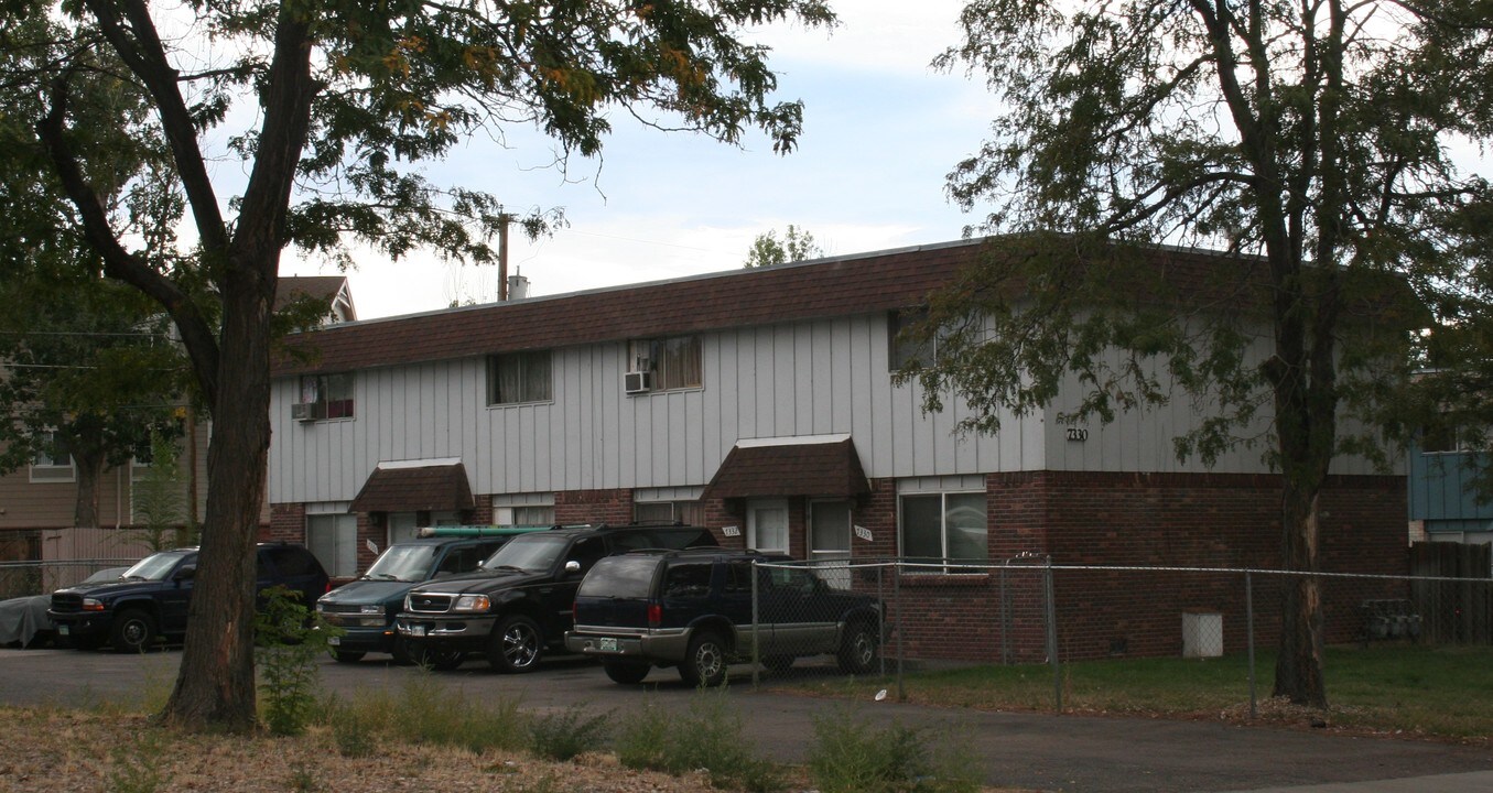 7330 Tennyson St in Westminster, CO - Foto de edificio