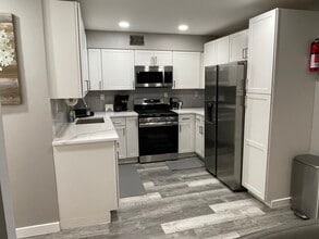 29 Skyline Dr in Jersey City, NJ - Building Photo - Building Photo