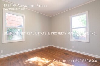1515 NE Ainsworth St in Portland, OR - Building Photo - Building Photo
