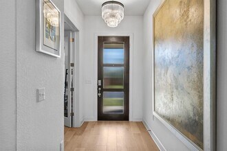 5820 Harper Park Dr in Austin, TX - Building Photo - Building Photo