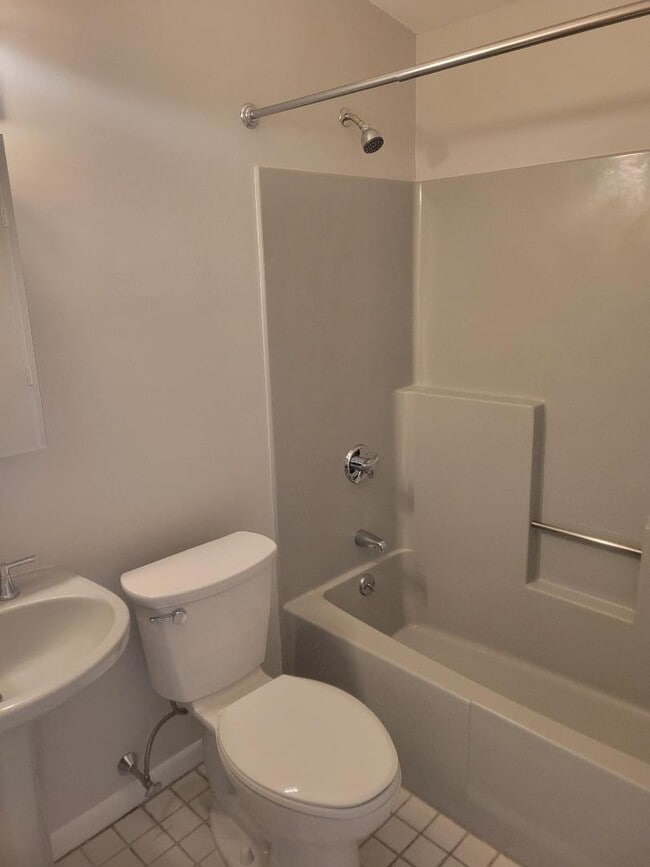 306 Buddington Rd, Unit R in Shelton, CT - Building Photo - Building Photo