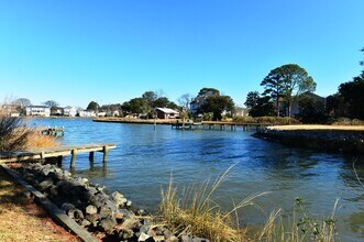 6040 Eastwood Terrace in Norfolk, VA - Building Photo - Building Photo