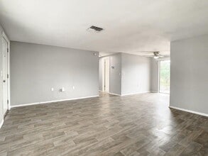 5912 Elena Dr in Holiday, FL - Building Photo - Building Photo