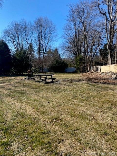 567 Post Rd in Darien, CT - Building Photo - Building Photo
