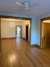 5211 W Byron St in Chicago, IL - Building Photo - Building Photo