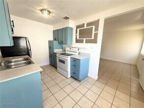 2030 Sunrise Ave in Las Vegas, NV - Building Photo - Building Photo