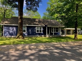 1120 Watkins St in Conway, AR - Building Photo