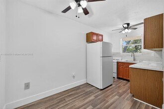 7130 W 11th Ct in Hialeah, FL - Building Photo - Building Photo