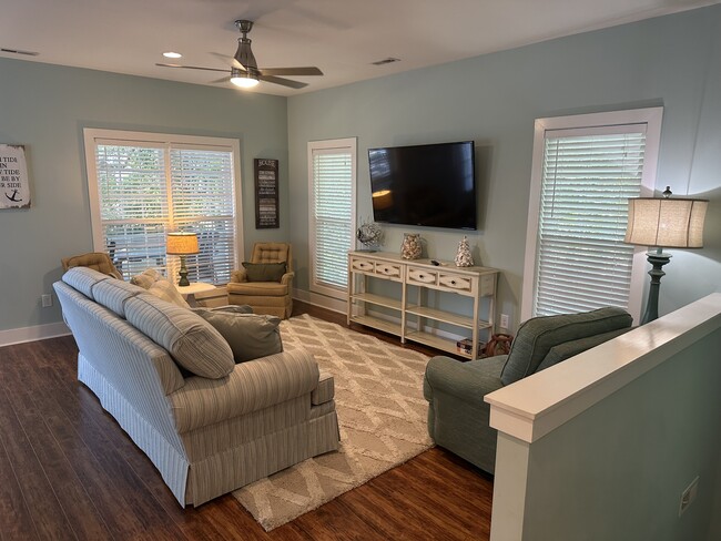 5191 Horry Dr in Murrells Inlet, SC - Foto de edificio - Building Photo