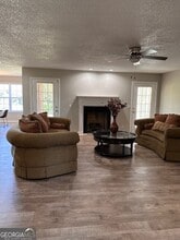 1303 Homer Waters Rd in Glennville, GA - Foto de edificio - Building Photo