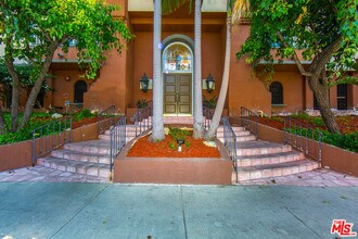 7120 La Tijera Blvd in Los Angeles, CA - Building Photo - Building Photo
