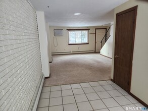 83 Churchill Way in Newington, CT - Building Photo - Building Photo