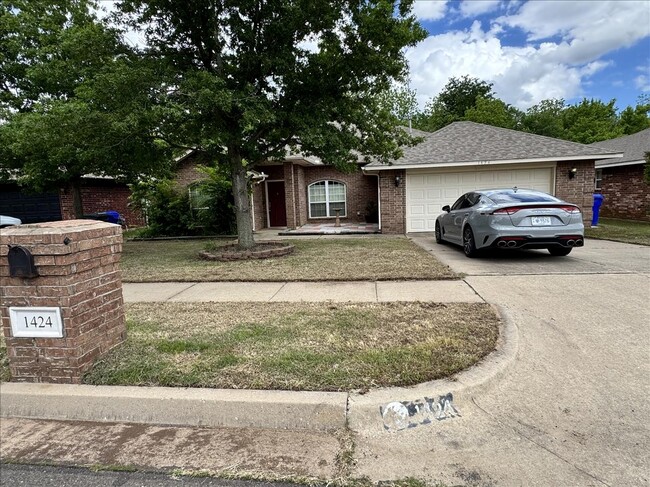 property at 1424 Teakwood Dr