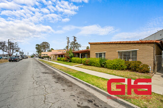 5819 Montebello Park Way in East Los Angeles, CA - Building Photo - Building Photo