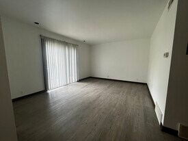 52 Nathan Drive in Huntington, WV - Building Photo