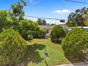 3202 W Rogers Ave in Tampa, FL - Building Photo - Building Photo