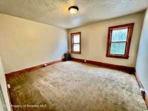 1121 Main St in Old Forge, PA - Building Photo - Building Photo