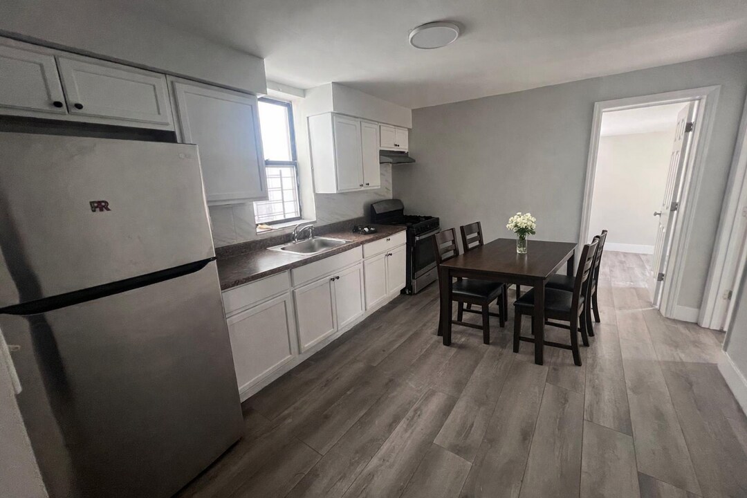 648 E 224th St in Bronx, NY - Building Photo