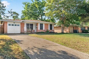 209 Helena St in Bryan, TX - Building Photo