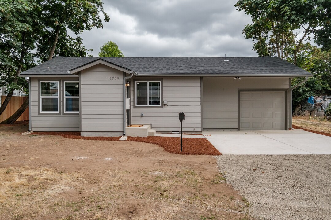 5325 Elgin St SE in Turner, OR - Building Photo
