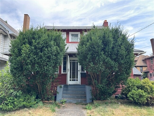 1217 Florencedale Ave in Youngstown, OH - Building Photo - Building Photo