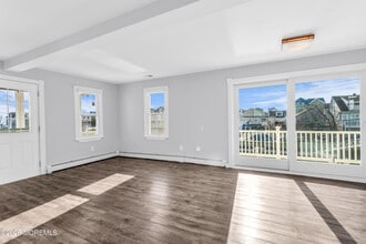 2 Bedle Pl in Highlands, NJ - Building Photo - Building Photo