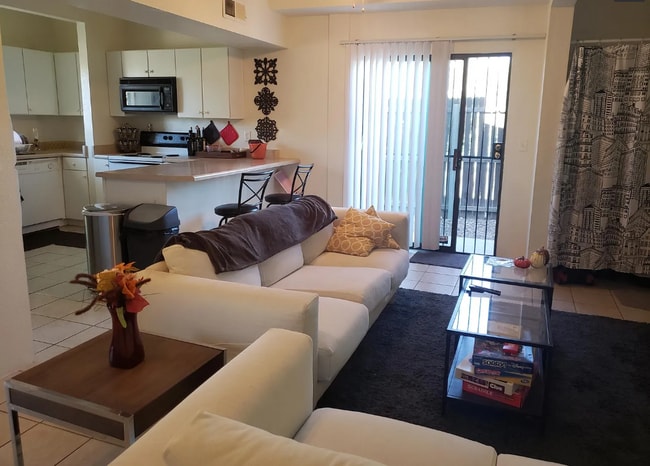 439 E Linden St, Unit 3 Bed / 3 Bath Near UofA in Tucson, AZ - Building Photo - Building Photo