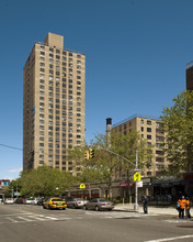 One Haven Plaza in New York, NY - Foto de edificio - Building Photo