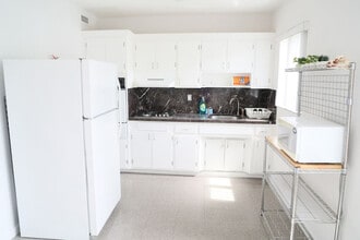 215 Antilla Ave in Coral Gables, FL - Building Photo - Building Photo