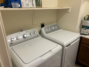 15240 N 142nd Ave in Surprise, AZ - Foto de edificio - Building Photo