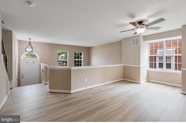 46607 Carriage Ct in Sterling, VA - Building Photo - Building Photo