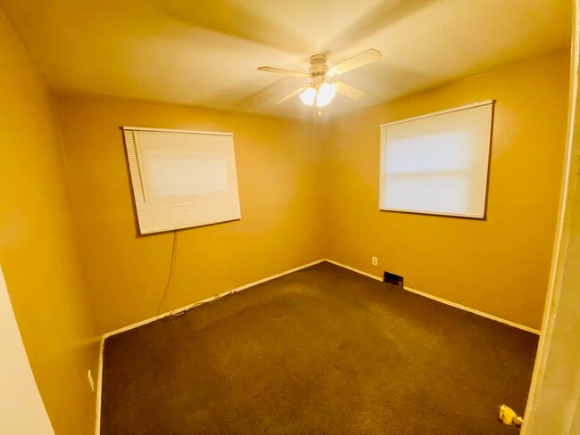 2260 Stieber Ave in Westland, MI - Building Photo - Building Photo