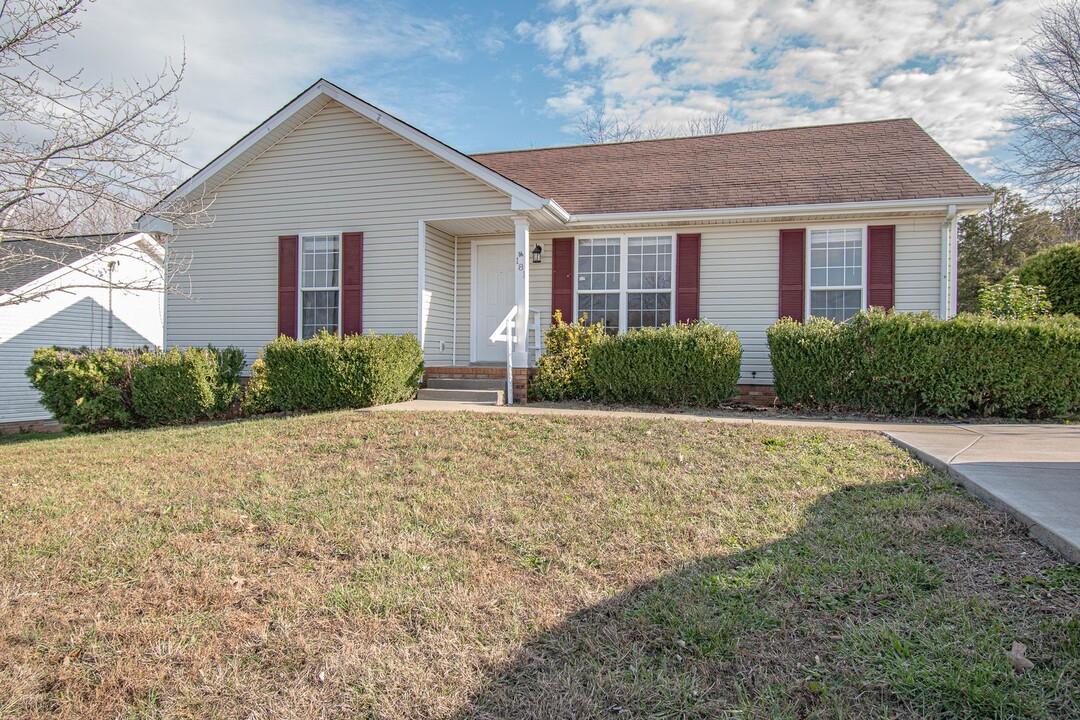 181 Monarch Ln in Clarksville, TN - Building Photo