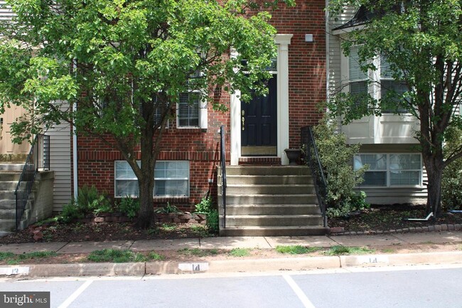 14186 Hunters Run Way in Gainesville, VA - Building Photo - Building Photo