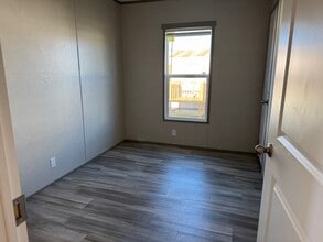 585 Travis Wy in Newport, TN - Building Photo - Building Photo