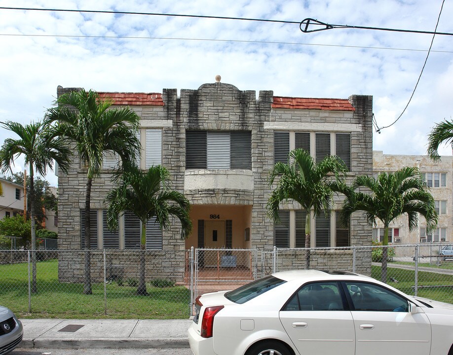 984 SW 4th St in Miami, FL - Building Photo